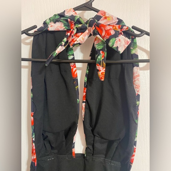 NWT Cupshe Halter Tie Plunge Floral Beachy One Piece Bathing Suit Size Large - Picture 6 of 10